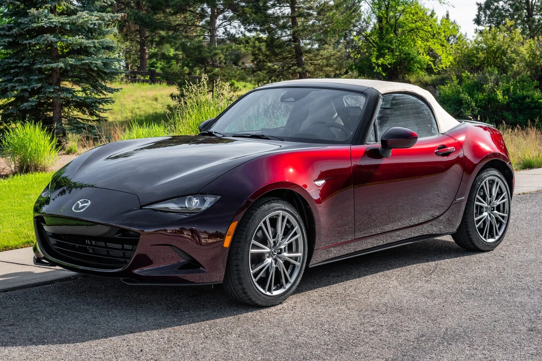 2025 Mazda ND MX-5 Miata - Image 18 of 31