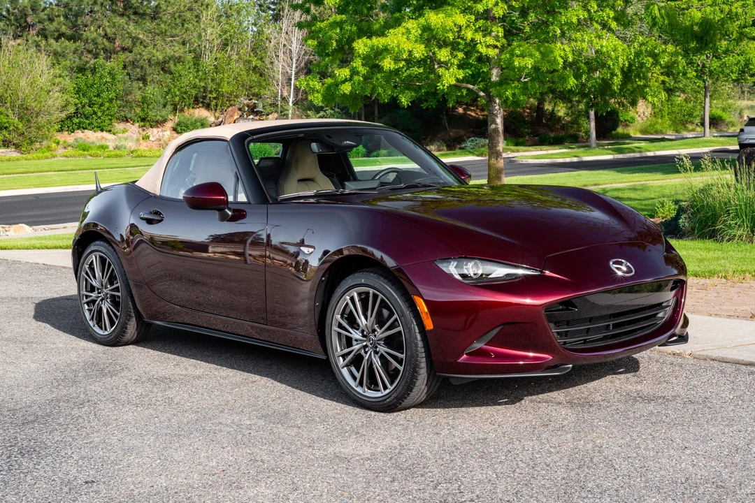 2025 Mazda ND MX-5 Miata - Image 12 of 31