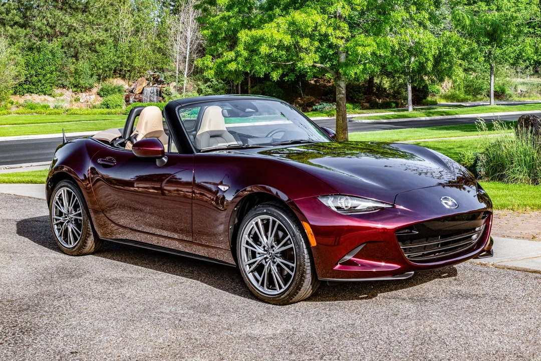 2025 Mazda ND MX-5 Miata - Image 3 of 31