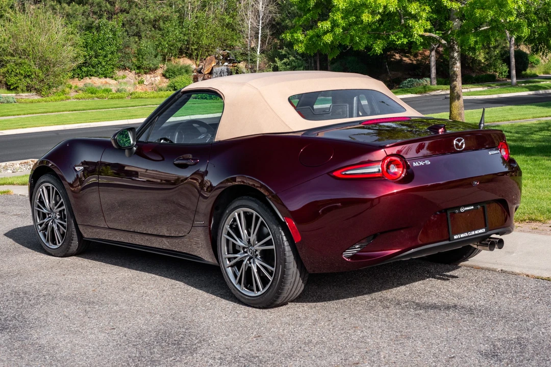 2025 Mazda ND MX-5 Miata - Image 16 of 31