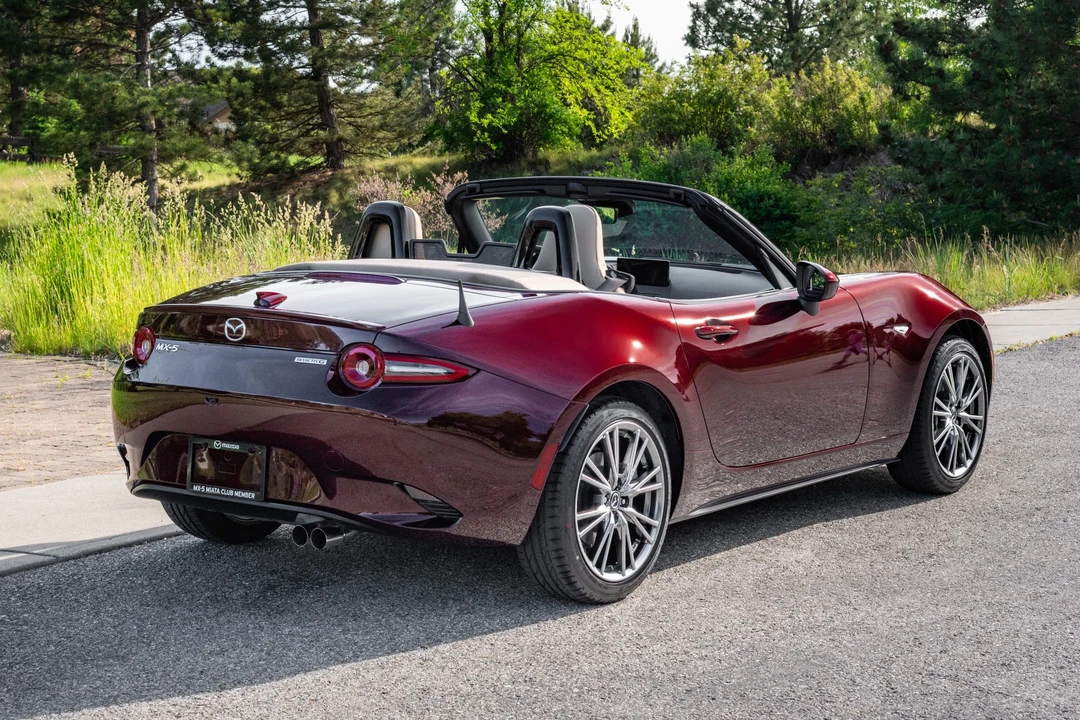 2025 Mazda ND MX-5 Miata - Image 6 of 31