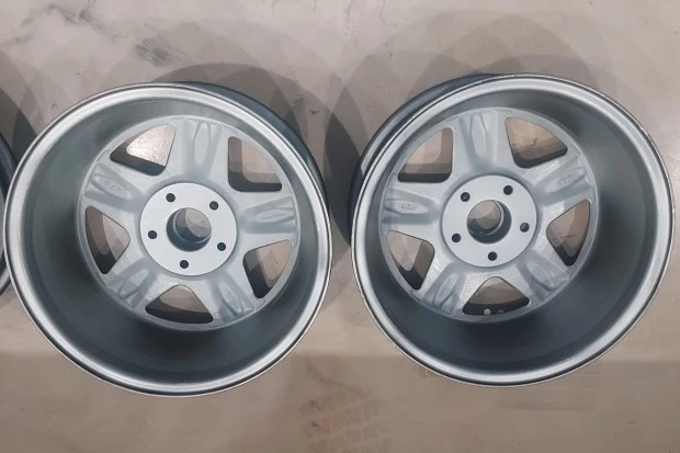 Parts & Memorabilia Other Wheels - Image 3 of 3