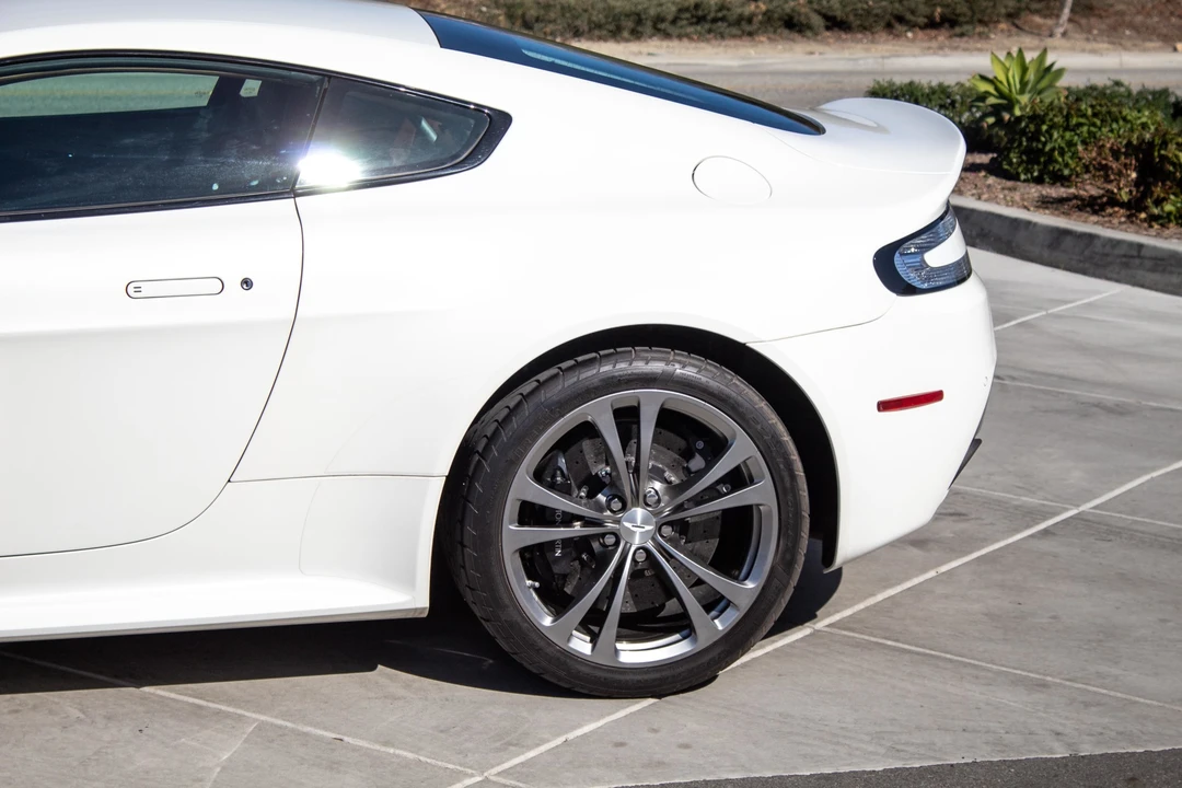 2016 Aston Martin V12 Vantage (2010-2018) - Image 18 of 31