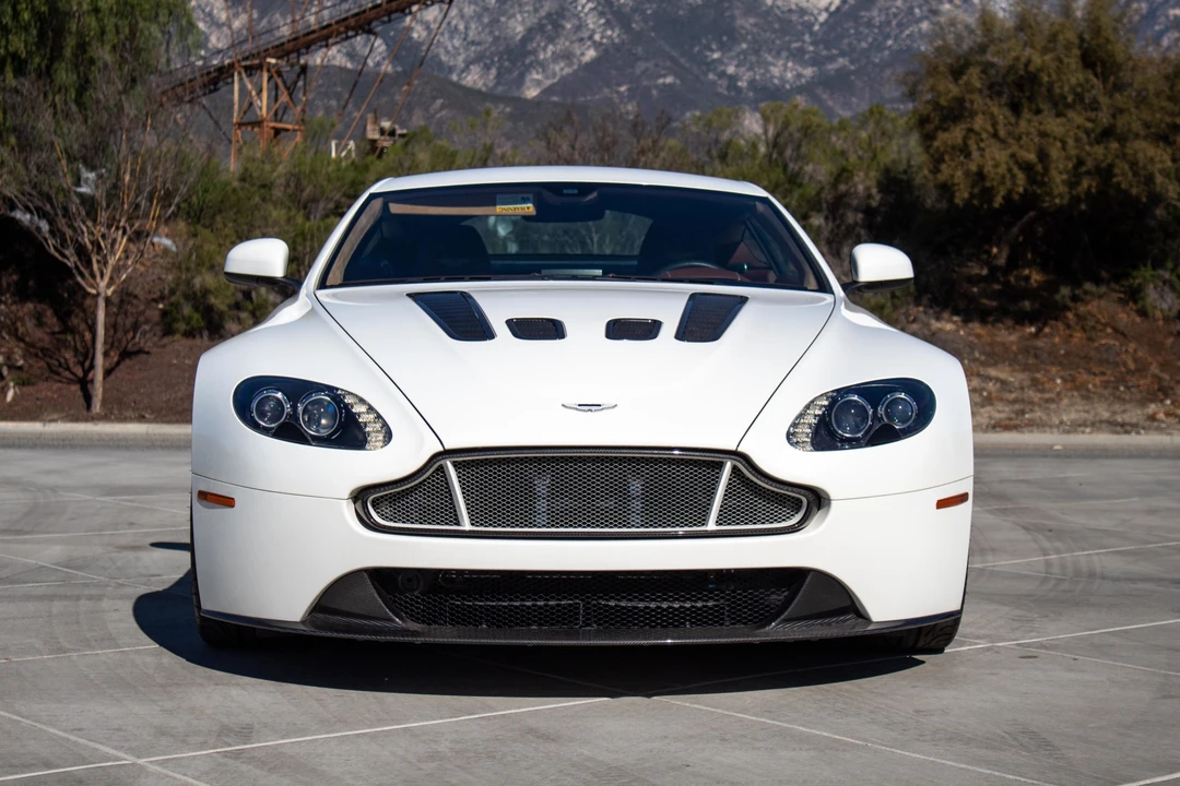2016 Aston Martin V12 Vantage (2010-2018) - Image 5 of 31