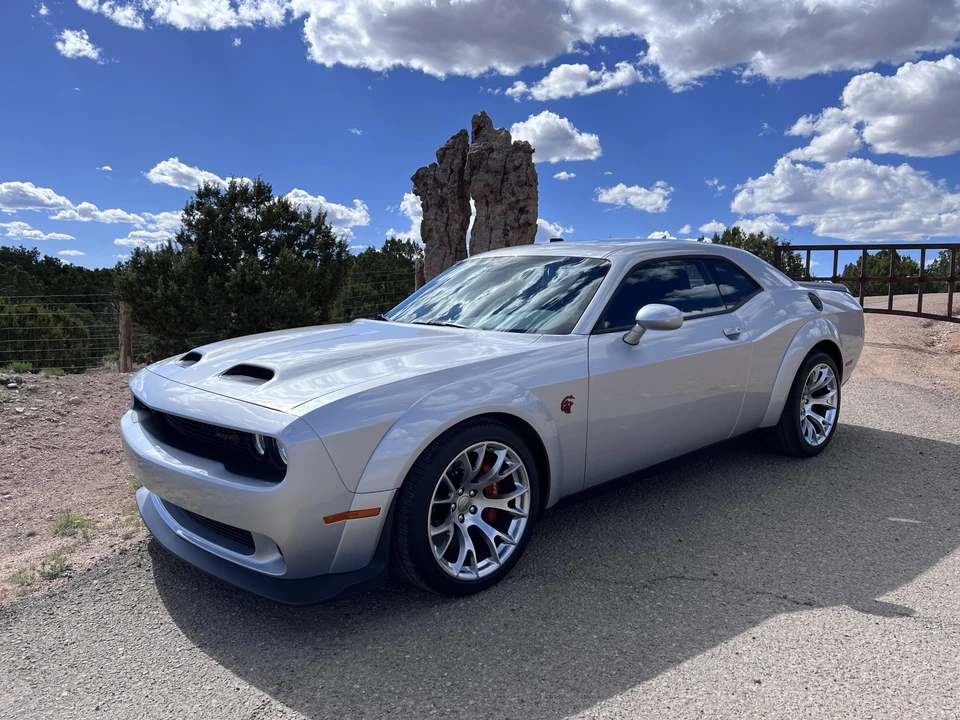 2023 Dodge Challenger SRT Hellcat 3rd Gen - Image 15 of 31