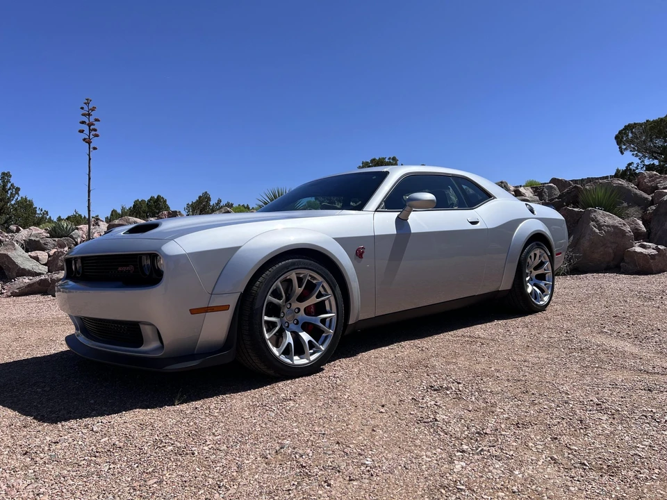 2023 Dodge Challenger SRT Hellcat 3rd Gen - Image 17 of 31