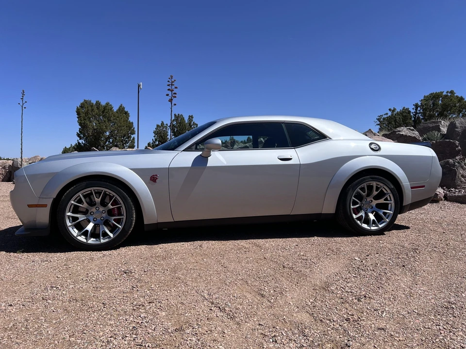 2023 Dodge Challenger SRT Hellcat 3rd Gen - Image 20 of 31