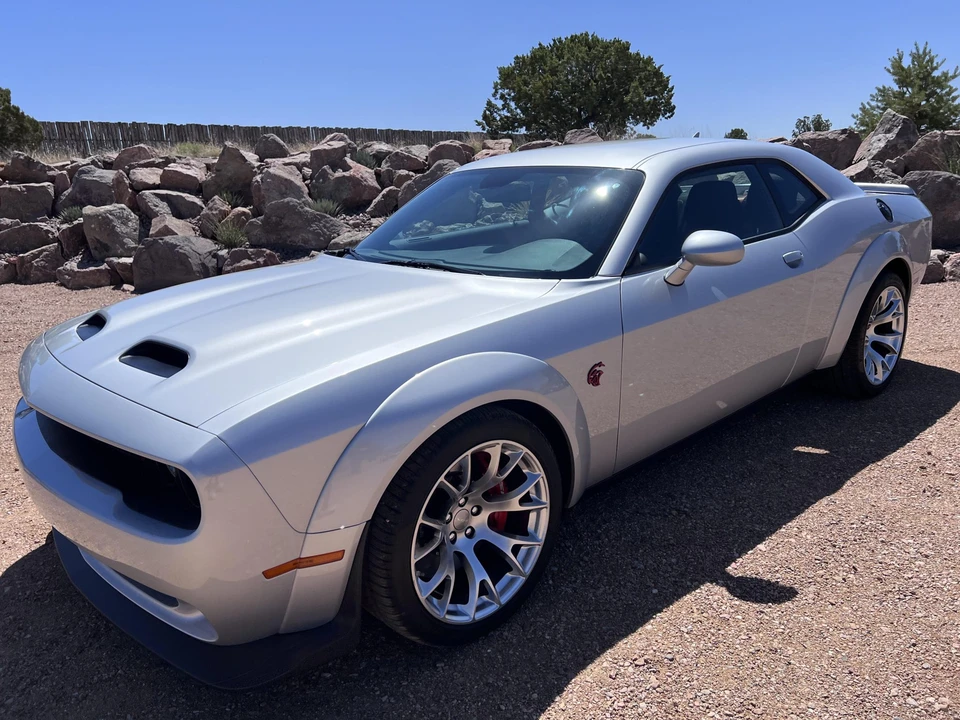2023 Dodge Challenger SRT Hellcat 3rd Gen - Image 14 of 31