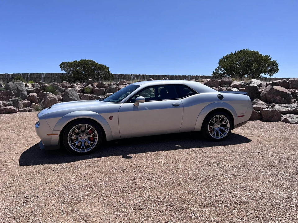 2023 Dodge Challenger SRT Hellcat 3rd Gen - Image 19 of 31
