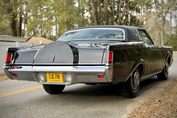 1971 Lincoln Continental Mark III - Image 2 of 8