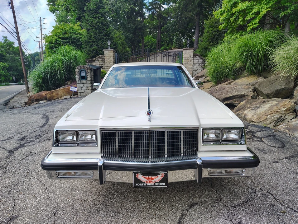 1983 Buick Electra - Image 8 of 31