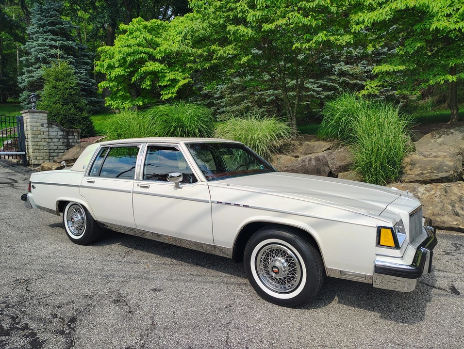 1983 Buick Electra - Image 2 of 31
