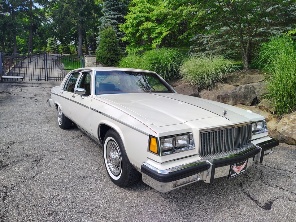 1983 Buick Electra - Image 7 of 31