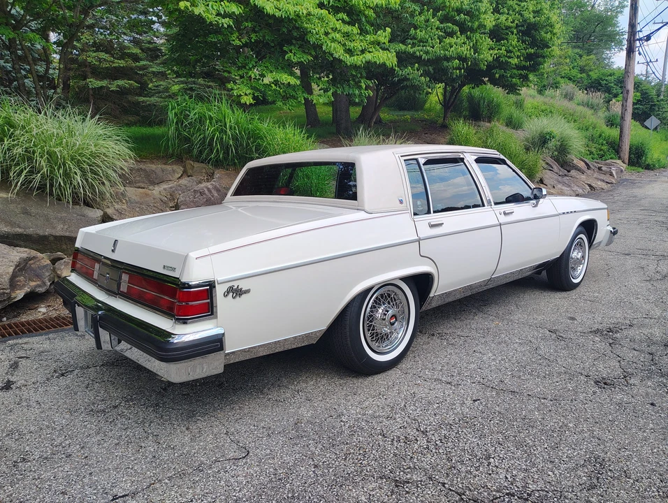 1983 Buick Electra - Image 25 of 31