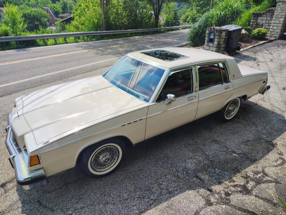 1983 Buick Electra - Image 14 of 31