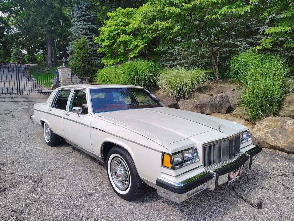 1983 Buick Electra - Image 5 of 31
