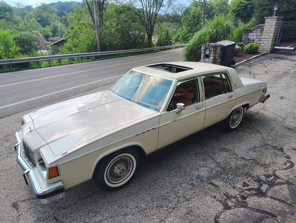 1983 Buick Electra - Image 13 of 31