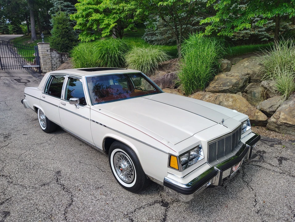 1983 Buick Electra - Image 4 of 31