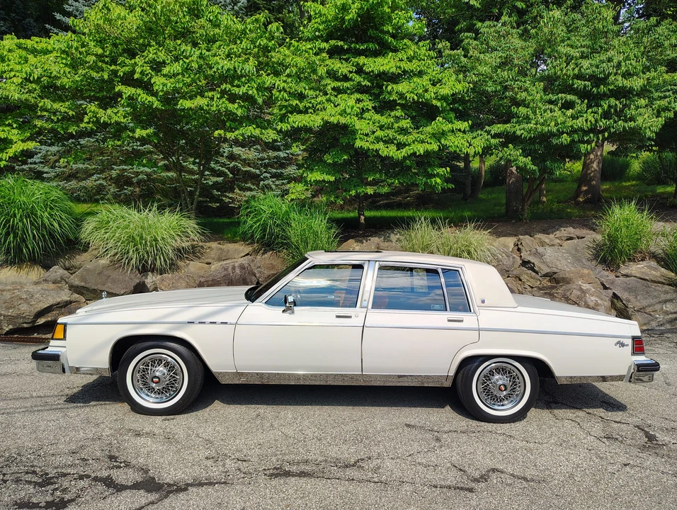 1983 Buick Electra - Image 16 of 31
