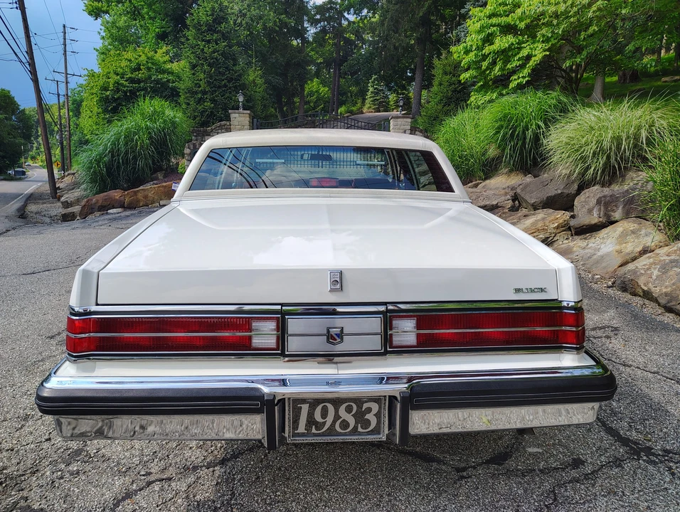 1983 Buick Electra - Image 22 of 31