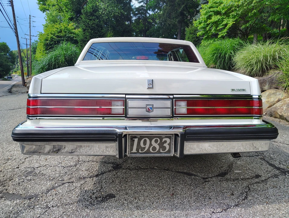 1983 Buick Electra - Image 23 of 31