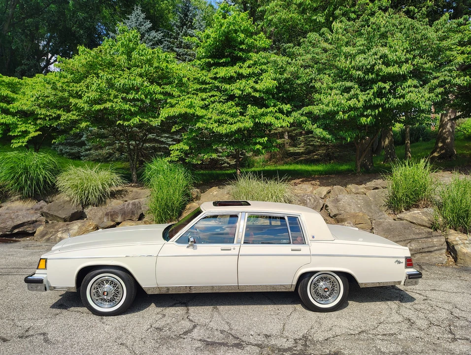 1983 Buick Electra - Image 17 of 31