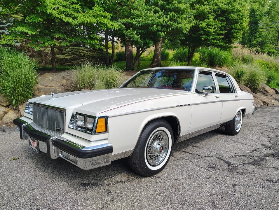 1983 Buick Electra - Image 12 of 31