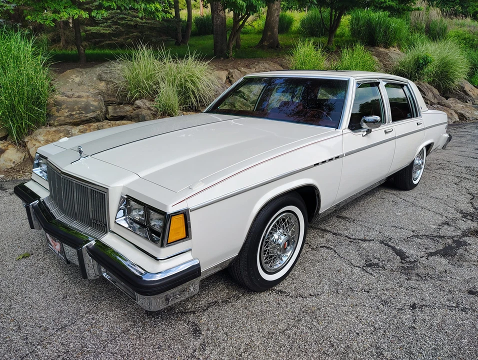 1983 Buick Electra - Image 11 of 31