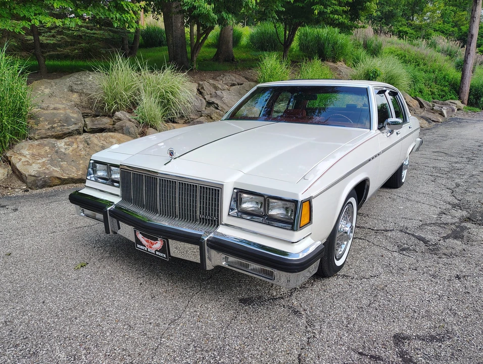 1983 Buick Electra - Image 10 of 31