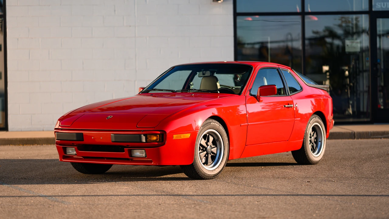 1985 Porsche 944 - Image 12 of 31