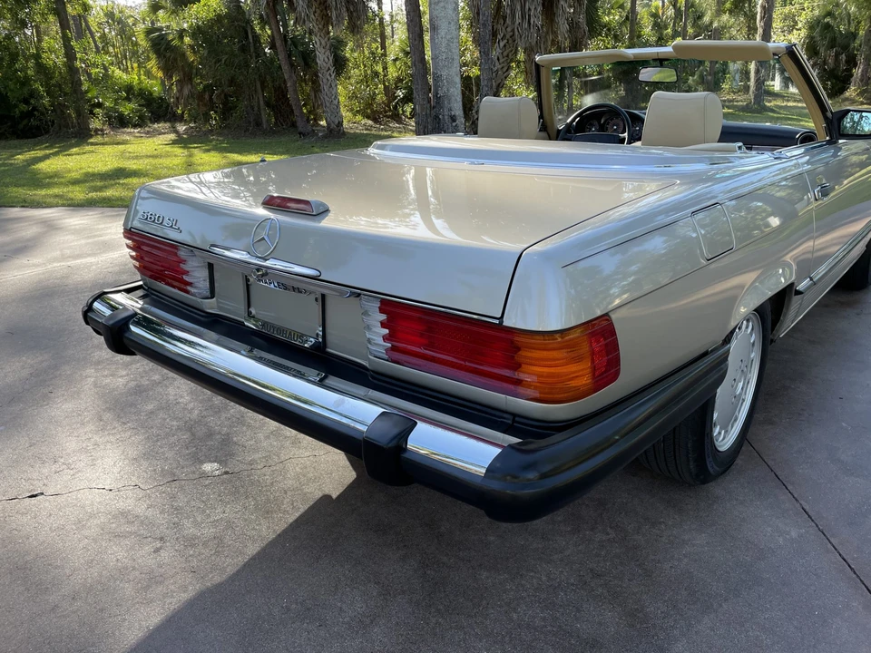 1989 Mercedes-Benz R107 SL-Class - Image 25 of 31