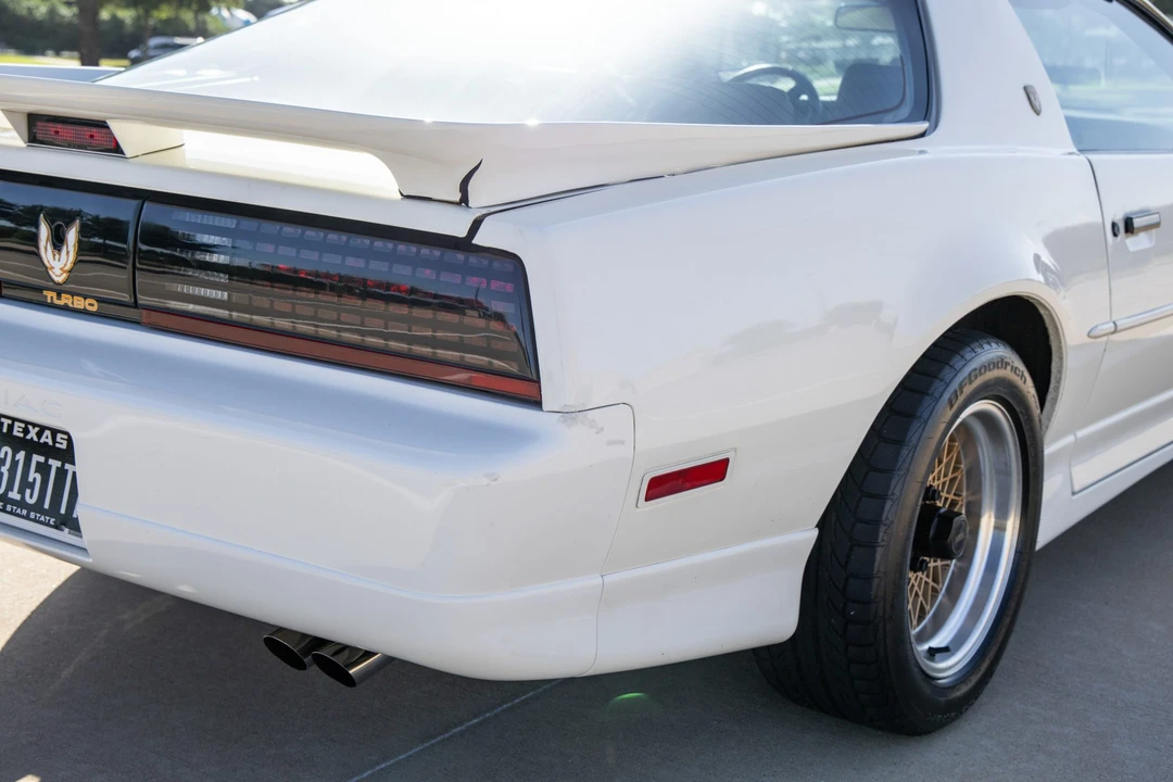 1989 Pontiac Firebird Trans Am 3rd Gen - Image 27 of 31