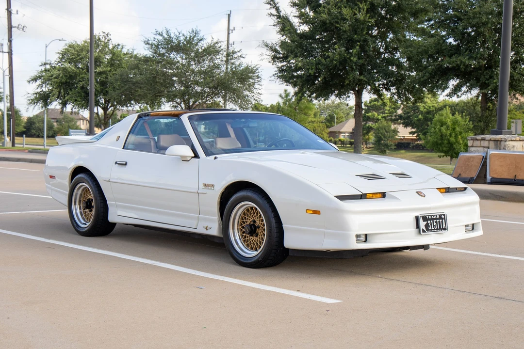 1989 Pontiac Firebird Trans Am 3rd Gen - Image 6 of 31
