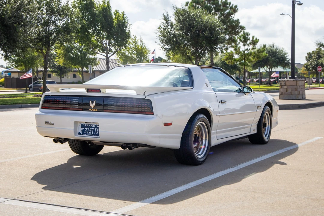 1989 Pontiac Firebird Trans Am 3rd Gen - Image 11 of 31