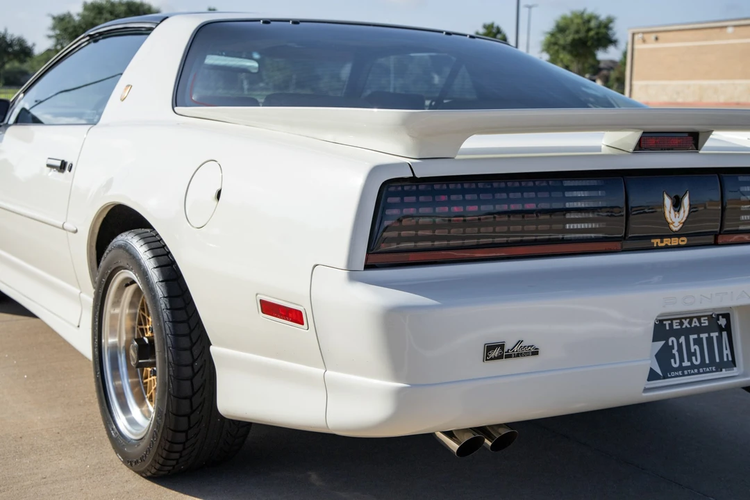 1989 Pontiac Firebird Trans Am 3rd Gen - Image 30 of 31