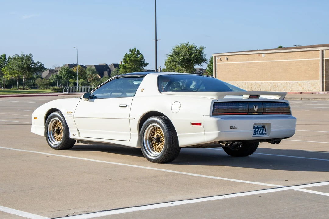 1989 Pontiac Firebird Trans Am 3rd Gen - Image 15 of 31