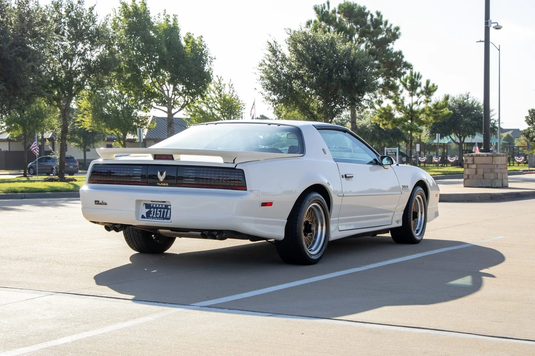 1989 Pontiac Firebird Trans Am 3rd Gen - Image 10 of 31