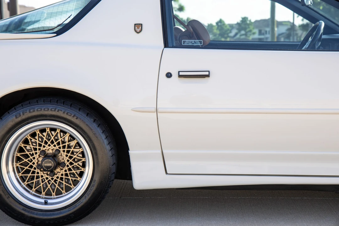 1989 Pontiac Firebird Trans Am 3rd Gen - Image 24 of 31