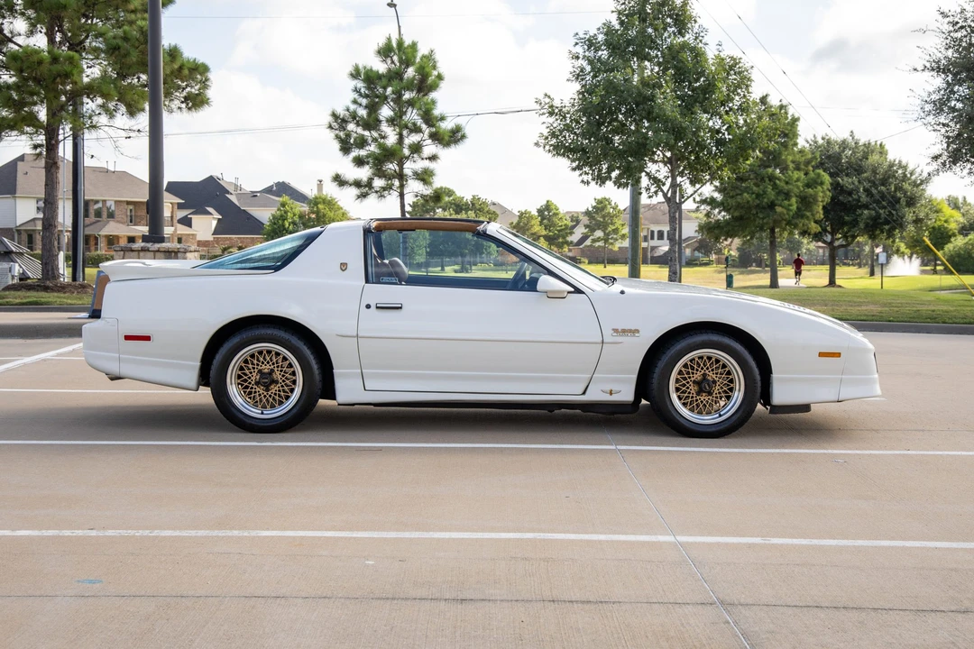 1989 Pontiac Firebird Trans Am 3rd Gen - Image 8 of 31