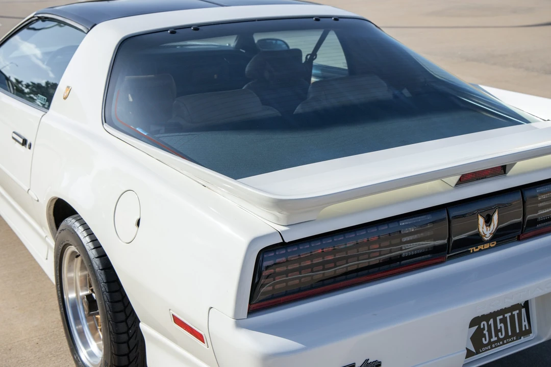 1989 Pontiac Firebird Trans Am 3rd Gen - Image 29 of 31