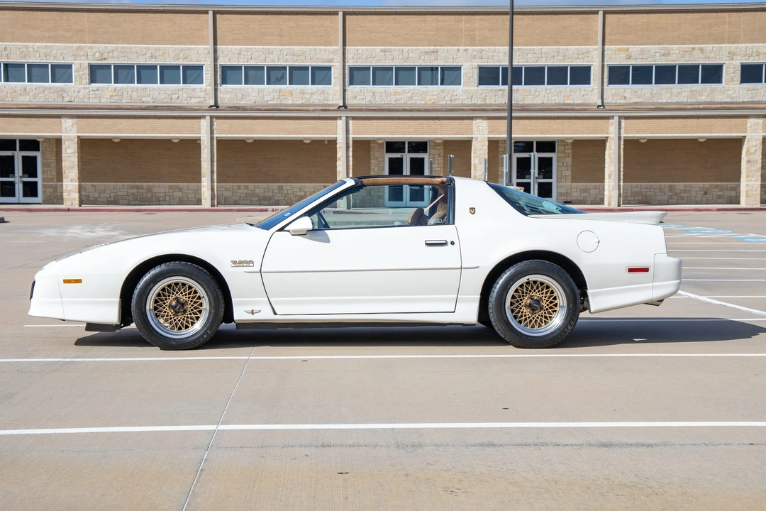 1989 Pontiac Firebird Trans Am 3rd Gen - Image 16 of 31