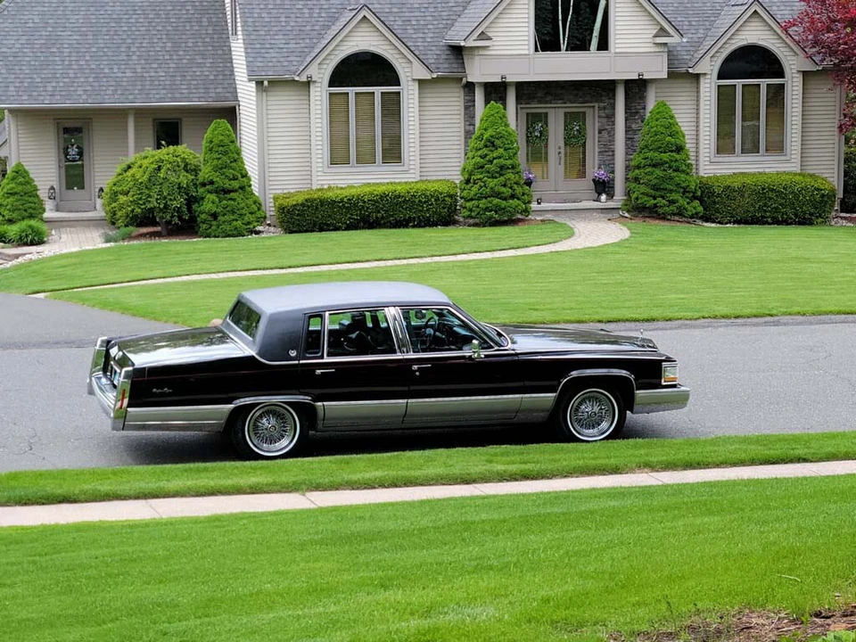 1990 Cadillac Brougham - Image 18 of 31