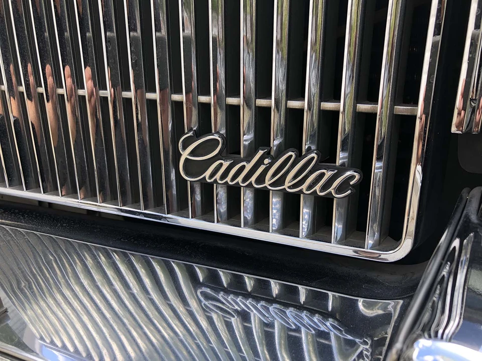 1990 Cadillac Brougham - Image 29 of 31