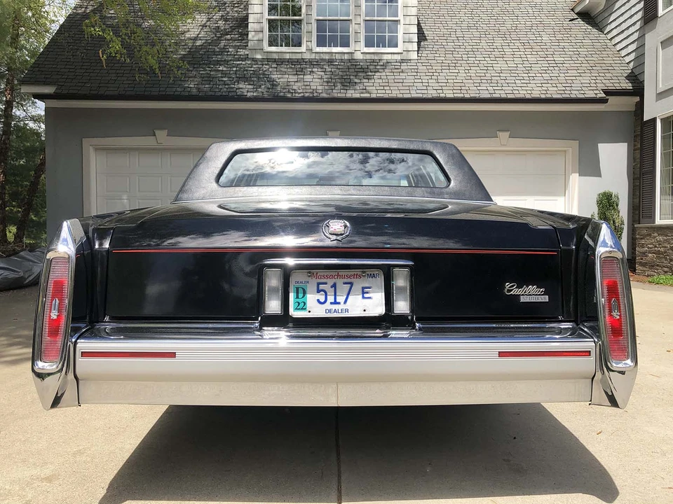 1990 Cadillac Brougham - Image 12 of 31