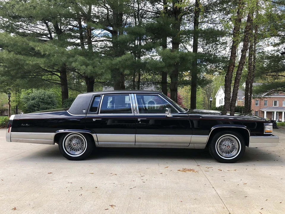 1990 Cadillac Brougham - Image 22 of 31