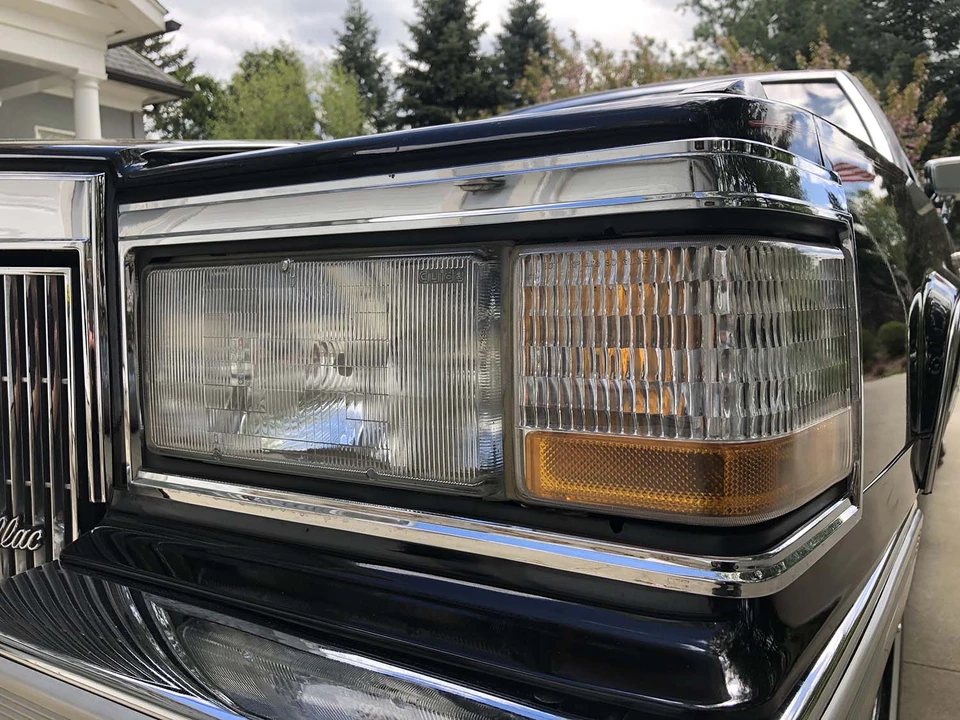 1990 Cadillac Brougham - Image 30 of 31