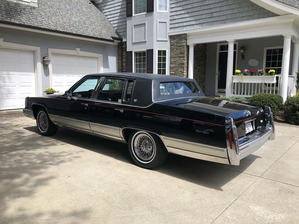 1990 Cadillac Brougham - Image 10 of 31