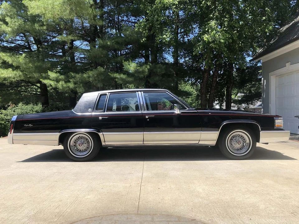 1990 Cadillac Brougham - Image 20 of 31