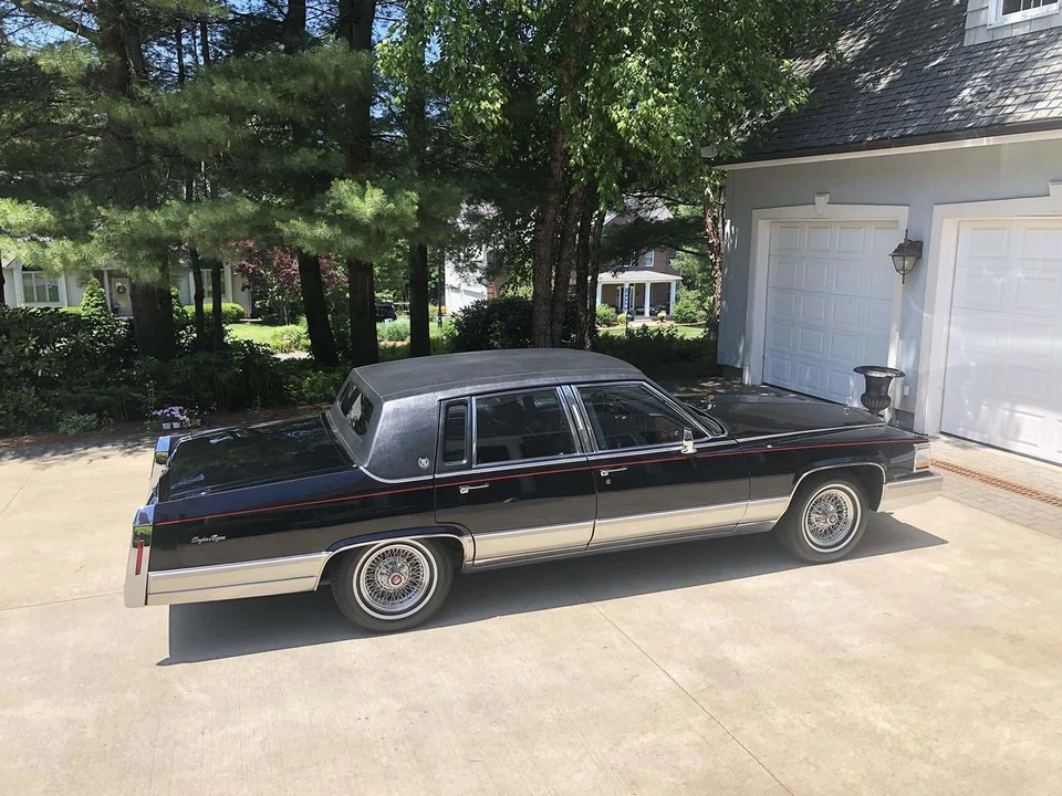 1990 Cadillac Brougham - Image 19 of 31