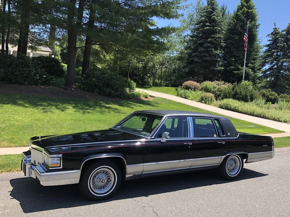 1990 Cadillac Brougham - Image 6 of 31